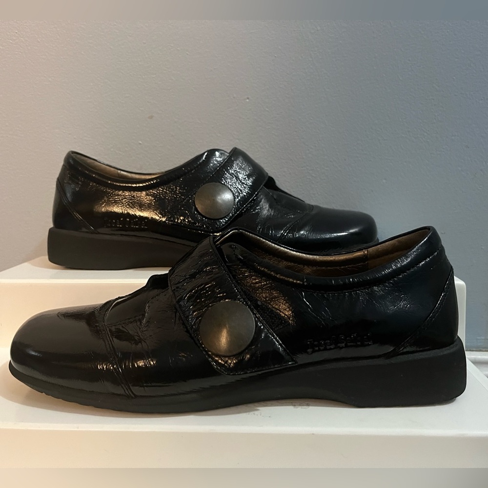 Josef Seibel Black Leather Shoes w/ Velcrow Closure in Pristine Condition!!